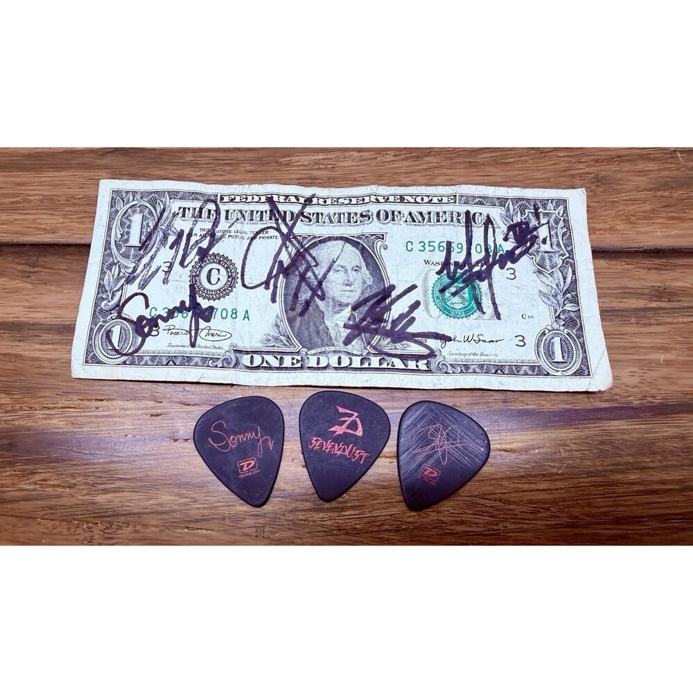 Sevendust Signed $1 Dollar Bill / 3 Guitar Picks 12/3/05 Atlantic City NJ